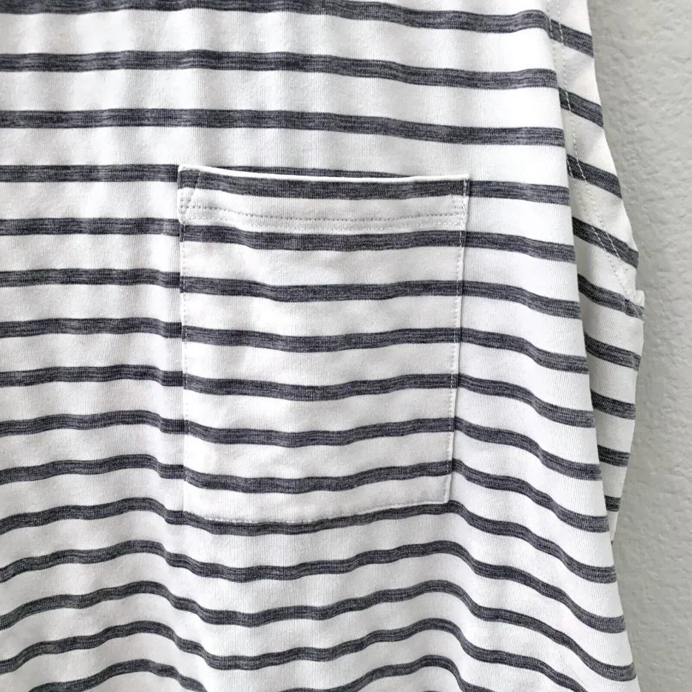 GapFit Breathe Crop Pocket Muscle Tank White Grey Stripe Size Medium - Picture 2 of 5
